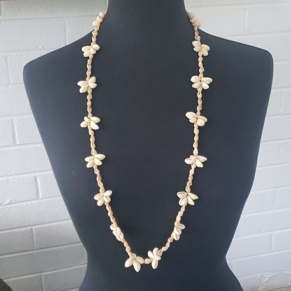 Vintage Hawaiian Shell Necklace‎